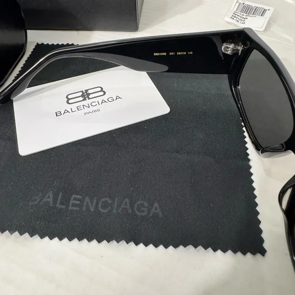 BALENCIAGA Rectangular Black Frame Grey Lenses Size 56mm Unisex Sunglasses NEW - Picture 10 of 12